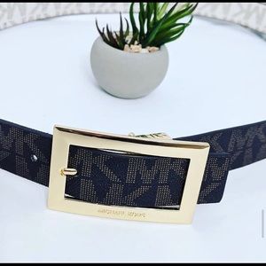 Authentic Micheal Kors belt - reversible colors